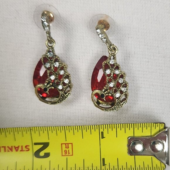Red Crystal & Rhinestone Teardrop Dangle Earrings Antique Gold Filigree Setting - Picture 4 of 5